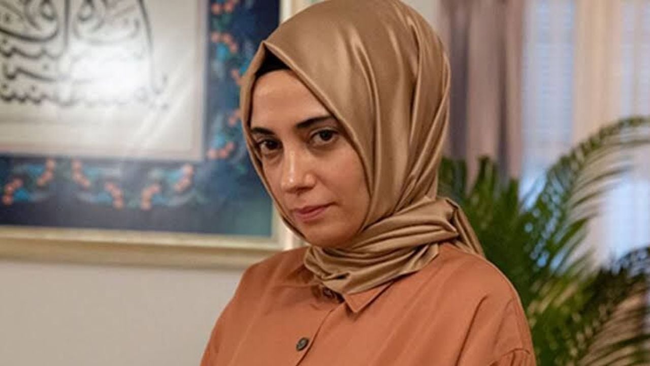 Ceren Karakoç'un Kızılcık Şerbeti'nden Ayrılık Nedeni O Fotoğraf Karesi mi?