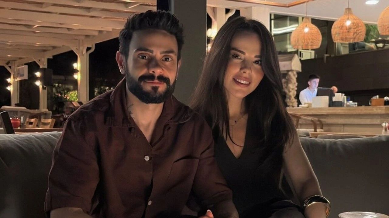 Rüzgar Erkoçlar ve Eşi Tuğba Erkoçlar 10. Yıl Dönümünü Kutluyor