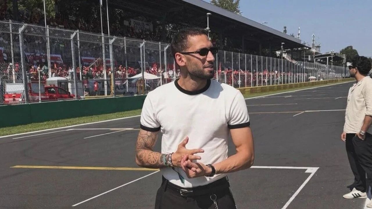 Hakan Çalhanoğlu Formula 1'e bu kombinle gitti! Sosyal medyada yorum yağdı