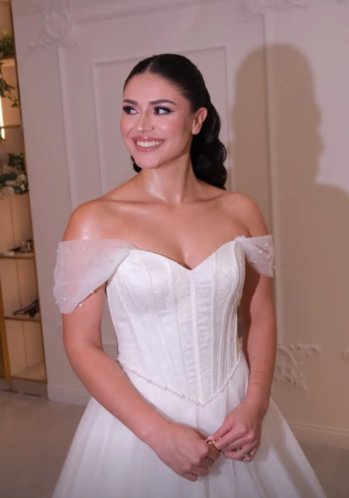 Survivor Yıldızı Ayşe Yüksel Nikah Masasına Oturdu! Sercan Saray İle Dünyaevine Girdi